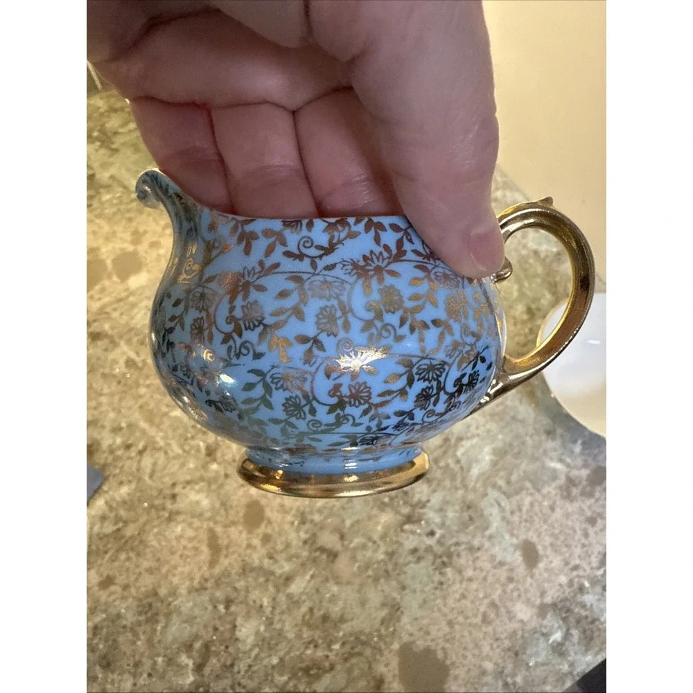 George Jones & Sons JON158 England Sugar‎ & Creamer Gold Floral Lace Footed RARE